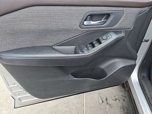 Used 2022 Nissan Rogue SV AWD/4WD image 8