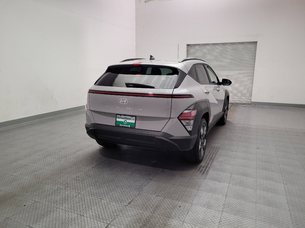 Used 2025 Hyundai Kona SEL FWD image 7