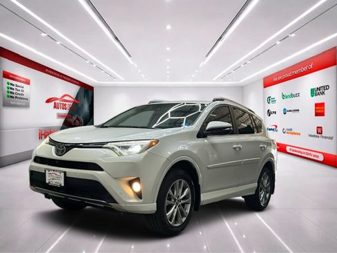 Used 2018 Toyota RAV4 Platinum FWD image 3