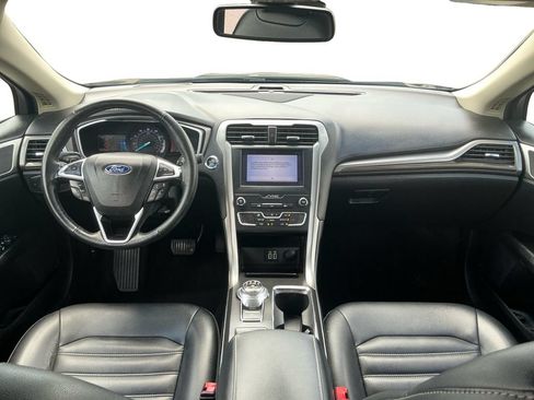 Used 2019 Ford Fusion SEL FWD image 17