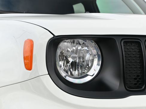 Used 2023 Jeep Renegade Altitude image 26