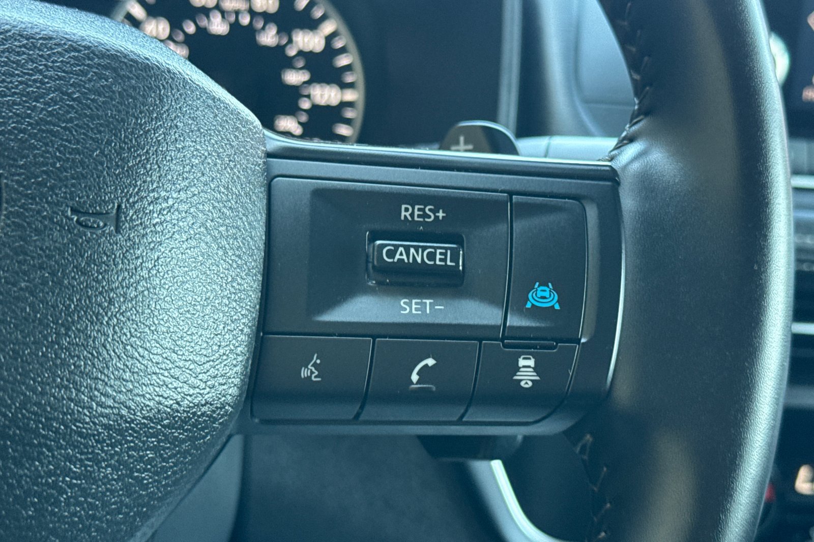 Certified 2025 Nissan Rogue SV AWD/4WD image 30