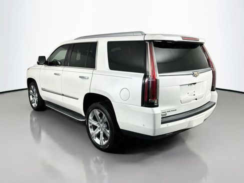 Used 2020 Cadillac Escalade Premium Luxury AWD/4WD image 5