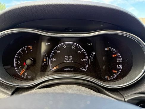 Used 2019 Jeep Grand Cherokee Altitude AWD/4WD image 19