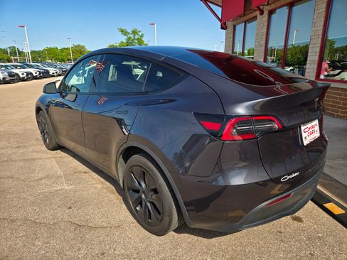 Used 2025 Tesla Model Y Long Range AWD/4WD image 5