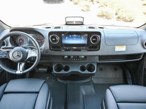 New 2025 Mercedes-Benz Sprinter 2500 image 12