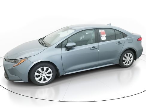 New 2026 Toyota Corolla LE image 2