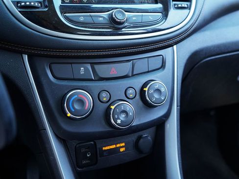 Used 2019 Chevrolet Trax LS image 25