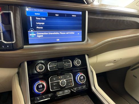 Used 2021 GMC Yukon Denali w/ Denali Premium Package image 25