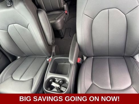 New 2026 Chrysler Pacifica Select w/ S Appearance Package image 19