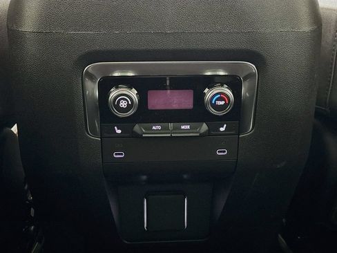 New 2026 GMC Yukon AT4 AWD/4WD image 26