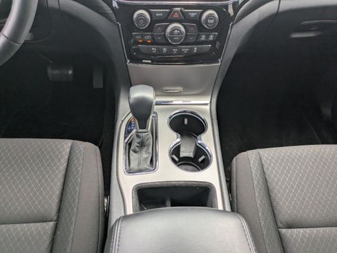 Used 2022 Jeep Grand Cherokee Laredo E RWD image 18