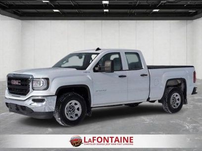 Used 2017 GMC Sierra 1500 4x4 Double Cab w/ Sierra Convenience Package