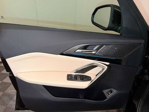 Certified 2023 BMW X1 xDrive28i w/ Convenience Package image 11