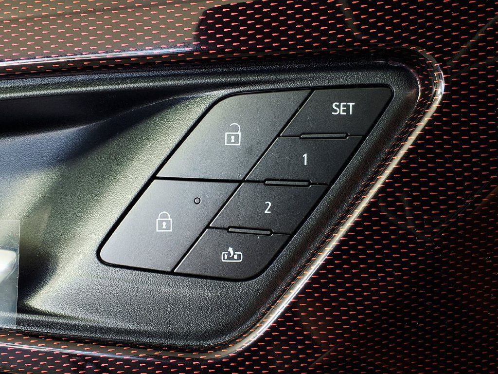 New 2027 Chevrolet Traverse RS FWD image 17