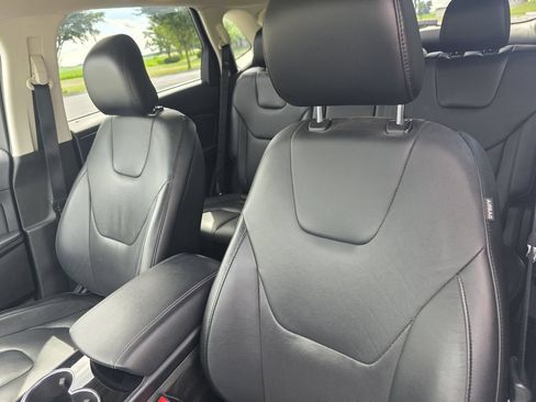 Used 2017 Ford Edge Titanium w/ Equipment Group 302A AWD/4WD image 12