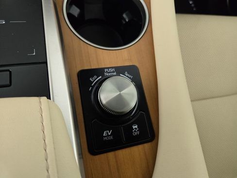 Used 2020 Lexus RX 450h AWD w/ Premium Package image 29