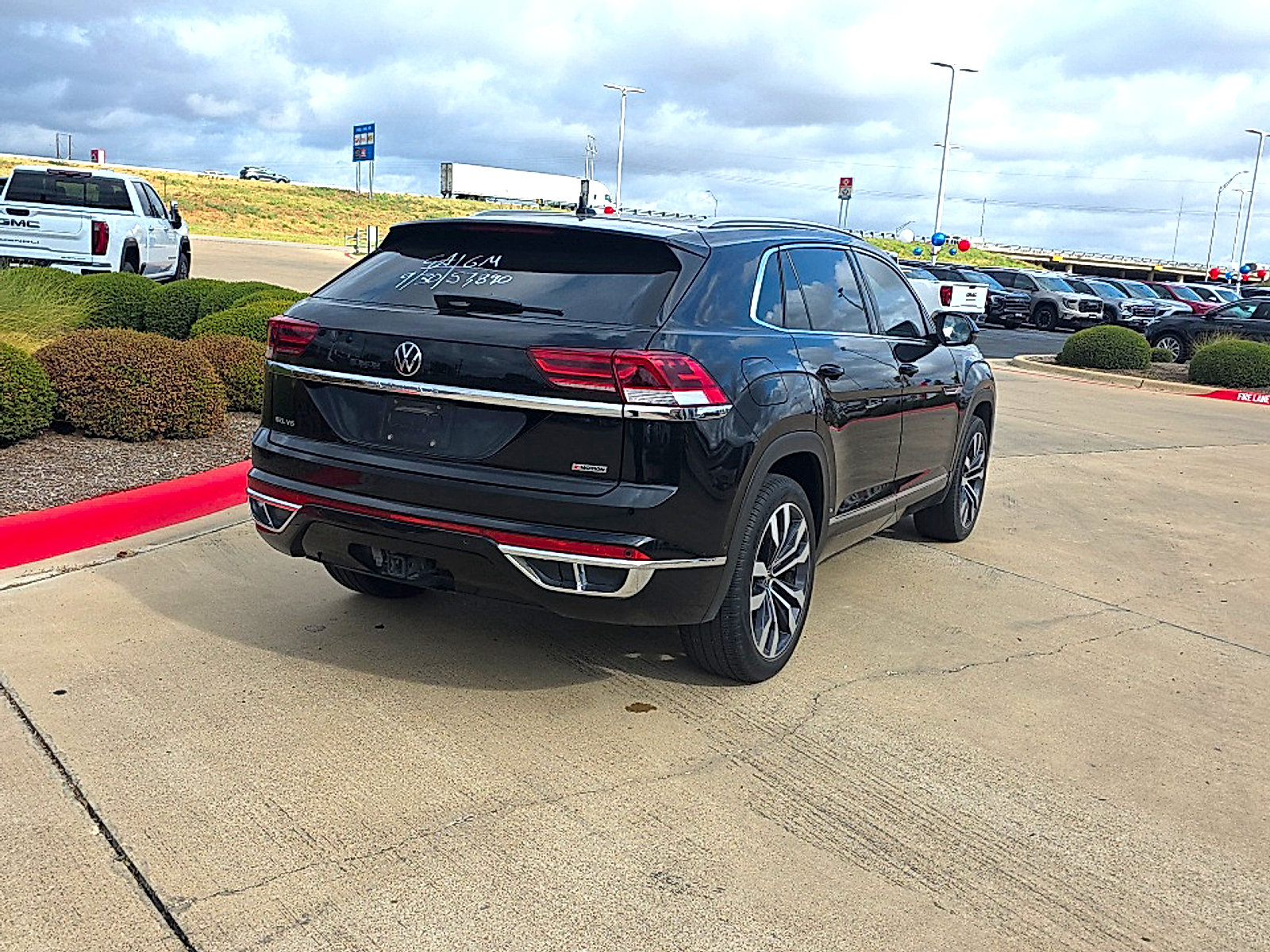 Used 2022 Volkswagen Atlas Cross Sport SEL Premium R-Line w/ Cross Sport MDO Package AWD/4WD image 13