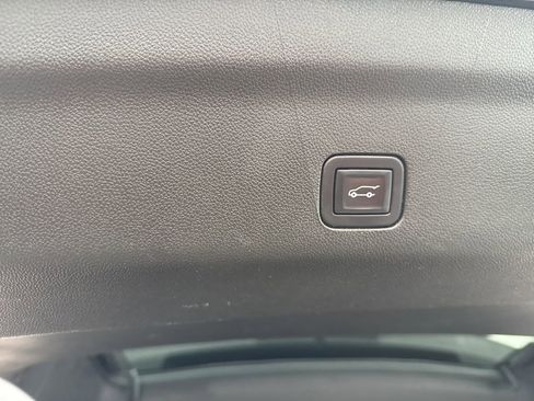 Used 2022 GMC Yukon Denali w/ Denali Premium Package AWD/4WD image 26