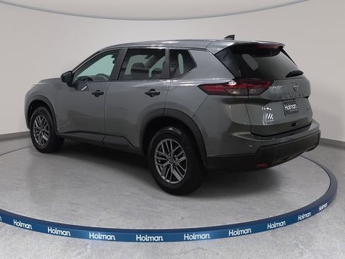 Used 2024 Nissan Rogue S AWD/4WD image 8