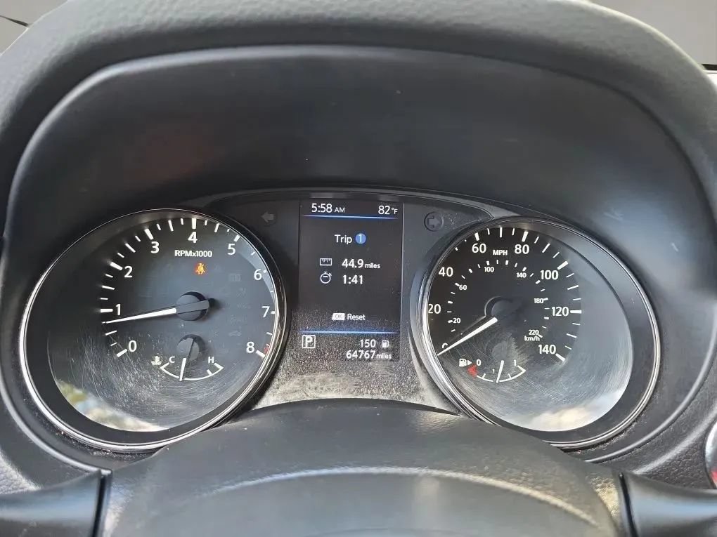 Used 2020 Nissan Rogue SV FWD image 18