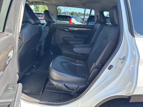 Used 2023 Toyota Highlander Limited AWD/4WD image 15