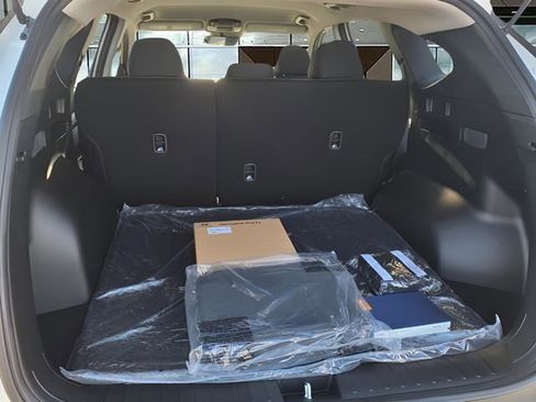 New 2026 Hyundai Tucson SE image 3