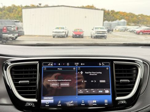 New 2026 Chrysler Pacifica Select image 25