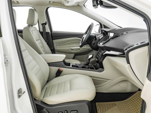 Used 2019 Ford Escape Titanium image 29