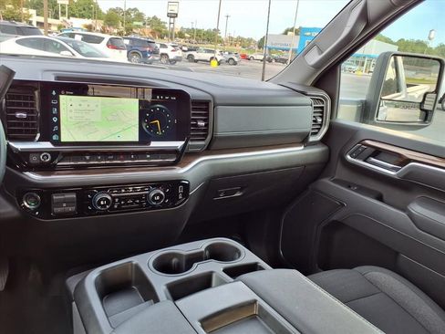 Used 2025 Chevrolet Silverado 2500 LT w/ Convenience Package AWD/4WD image 24