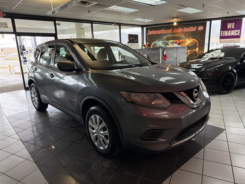 Used 2016 Nissan Rogue S FWD image 4