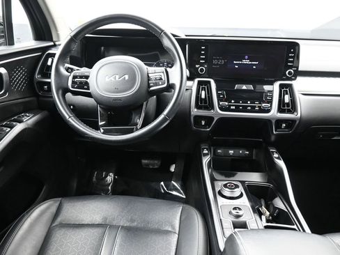 Certified 2023 Kia Sorento EX image 20