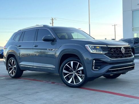 Used 2025 Volkswagen Atlas SEL Premium R-Line image 5