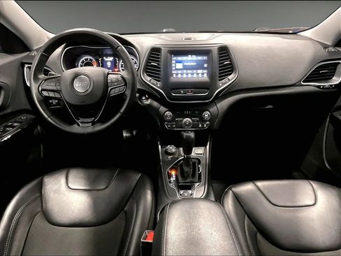 Used 2019 Jeep Cherokee Latitude Plus image 17