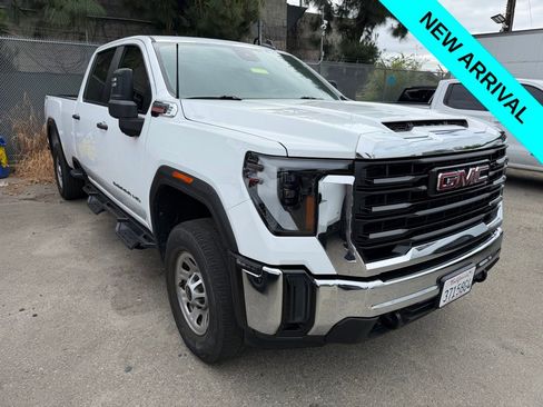 Used 2024 GMC Sierra 3500 Pro image 2