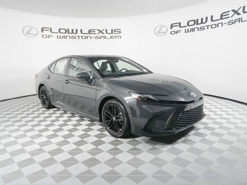 Used 2025 Toyota Camry SE w/ Multimedia Upgrade Package FWD image 3