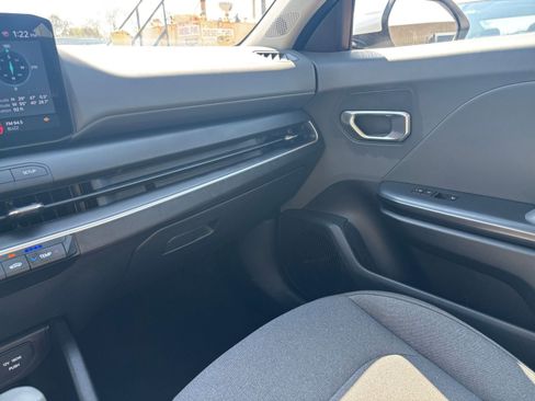 Used 2025 Kia K4 LXS image 34