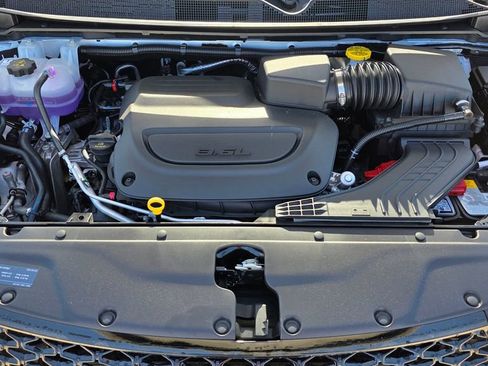 New 2026 Chrysler Pacifica Pinnacle image 10