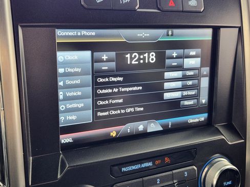 Used 2015 Ford F150 Platinum w/ Equipment Group 701A Luxury AWD/4WD image 23