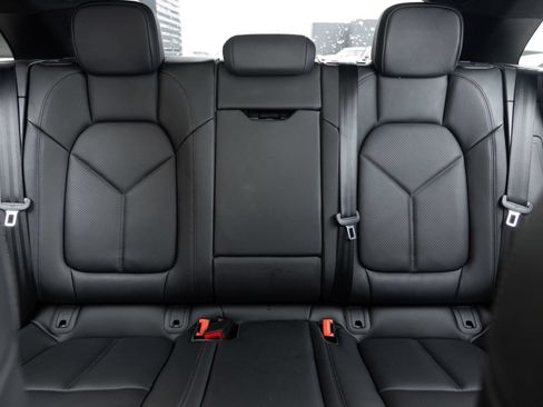 Certified 2026 Porsche Macan AWD/4WD image 28