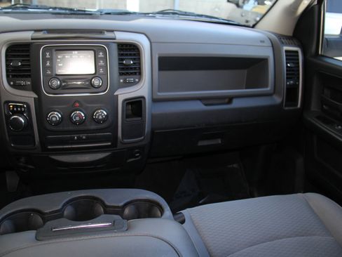 Used 2018 RAM 1500 Express image 18