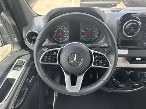 Used 2022 Mercedes-Benz Sprinter 3500 image 14