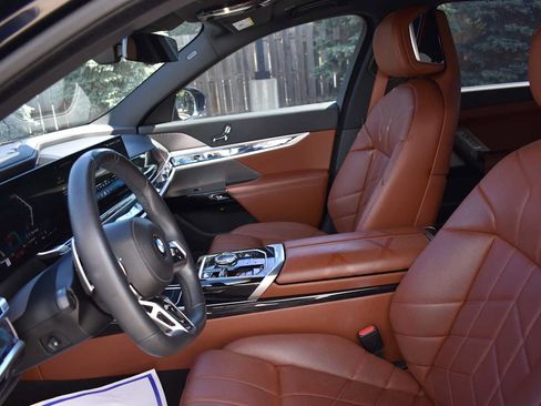 Used 2024 BMW 740i xDrive AWD/4WD image 13