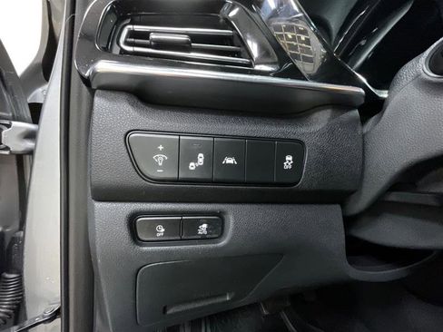 Used 2022 Kia Niro EX w/ Cold Weather Package image 18