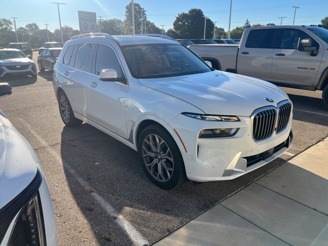 Used 2024 BMW X7 xDrive40i AWD/4WD image 2