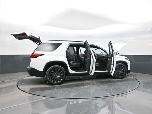 Used 2022 Chevrolet Traverse RS w/ LPO, Cargo Package image 37