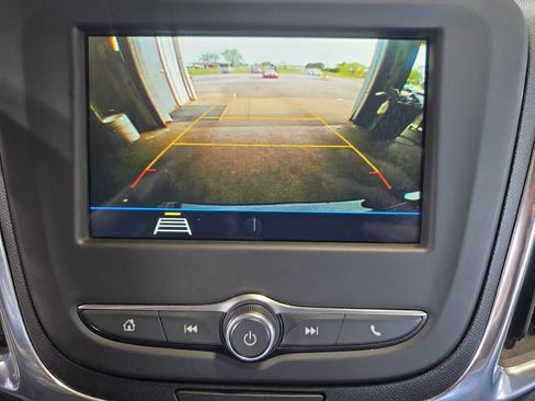Used 2019 Chevrolet Equinox LT FWD image 24