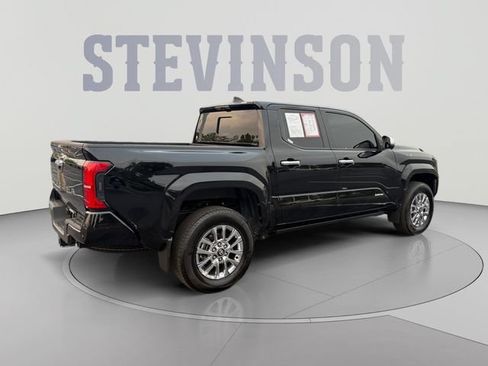 Used 2024 Toyota Tacoma Limited w/ Limited Package (LT) AWD/4WD image 5