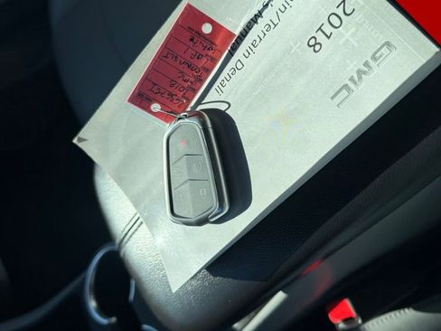 Used 2018 GMC Terrain SLT w/ Preferred Package image 29