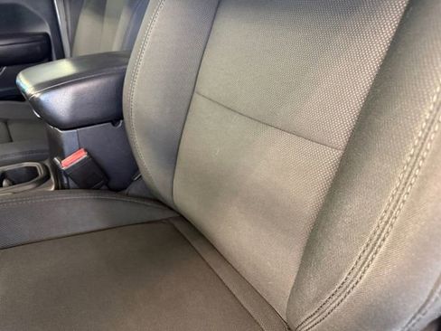 Used 2018 Jeep Wrangler Unlimited Sport image 12